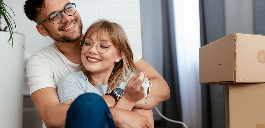 Mann und Frau mit Brille.