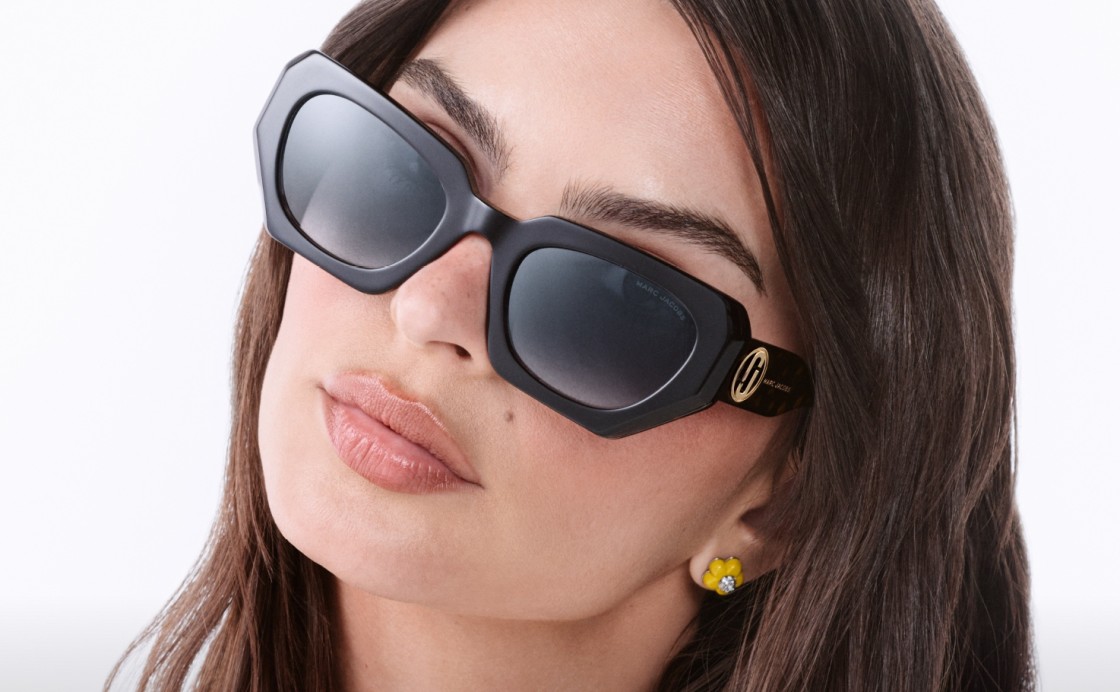 Marc Jacobs: Frau mit Sonnenbrille